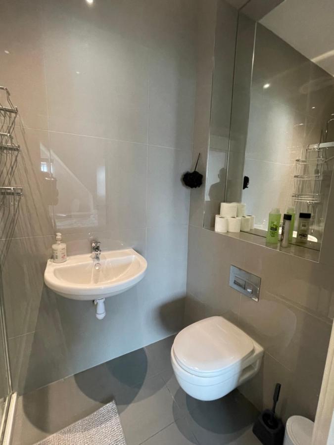 2 Bedroom 2 Bathroom Apartment 8 Including Free Parking Bromley Ngoại thất bức ảnh